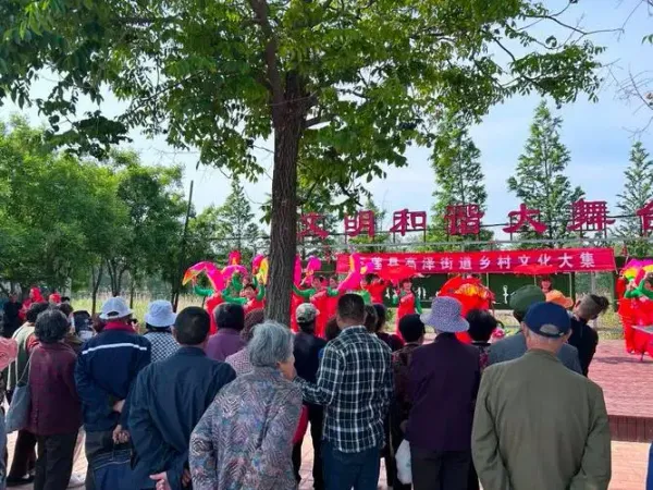 乡亲们从四面八方赶赴一场“文化大集”